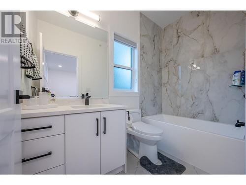 10615 Elliott Street Unit# 110, Summerland, BC - Indoor Photo Showing Bathroom