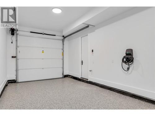 255 Feathertop Way Unit# 82, Big White, BC - Indoor Photo Showing Garage