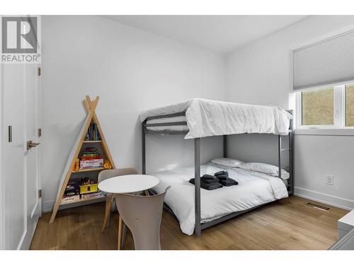 745 Morrison Avenue Unit# 4, Kelowna, BC - Indoor Photo Showing Bedroom