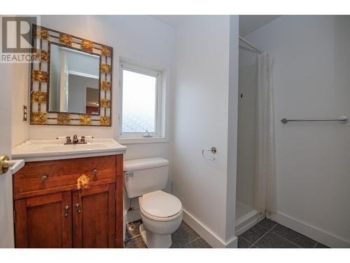 3414A 28Th Avenue Unit# 2, Vernon, BC - Indoor Photo Showing Bathroom
