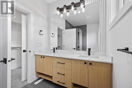 762 Morrison Avenue Unit# 1, Kelowna, BC - Indoor Photo Showing Bathroom