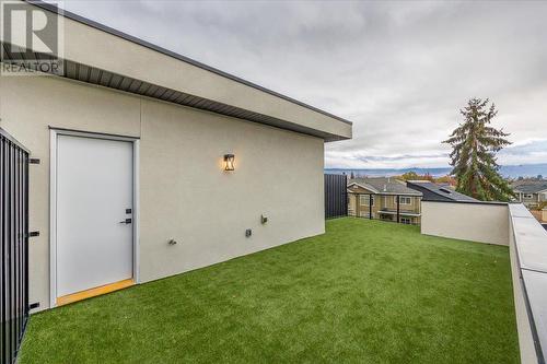 3 762 Morrison Avenue, Kelowna, BC - Outdoor With Exterior