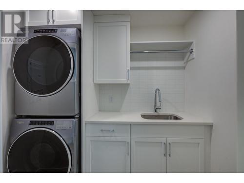 1308 Richter Street Unit# 101, Kelowna, BC - Indoor Photo Showing Laundry Room