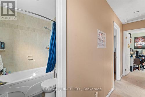 27 Morris Drive, Belleville, ON - Indoor Photo Showing Bathroom