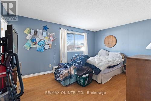 27 Morris Drive, Belleville, ON - Indoor Photo Showing Bedroom