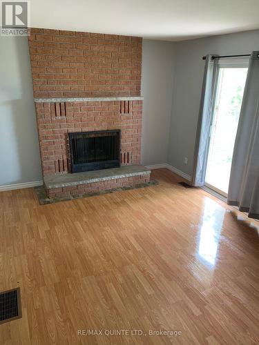 27 Morris Dr, Belleville, ON - Indoor Photo Showing Living Room With Fireplace
