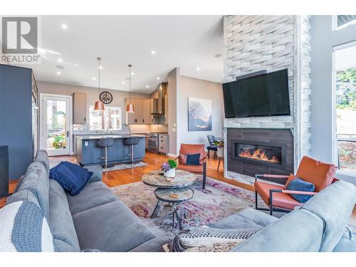 3457 Shayler Road, Kelowna, BC - Indoor Photo Showing Living Room With Fireplace
