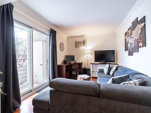 Living room - 303-2145 Rue Rachel E., Montréal (Le Plateau-Mont-Royal), QC - Indoor Photo Showing Living Room