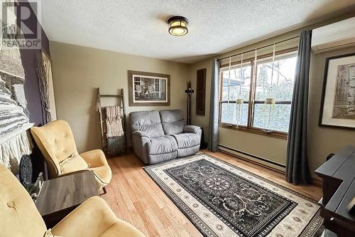 21 Talon Ave, Sault Ste. Marie, ON - Indoor Photo Showing Living Room