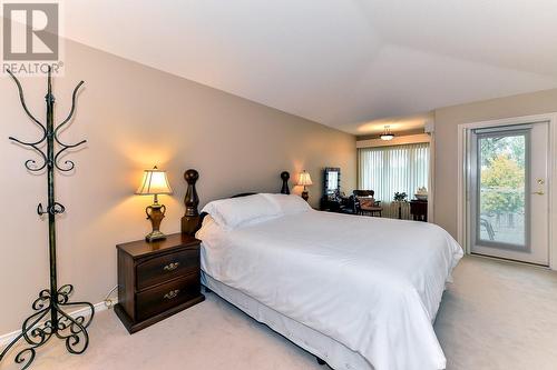 4400 Gallaghers Drive E Unit# 14, Kelowna, BC - Indoor Photo Showing Bedroom