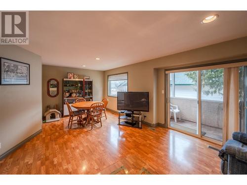 107 Green Avenue Unit# 103, Penticton, BC - Indoor Photo Showing Living Room