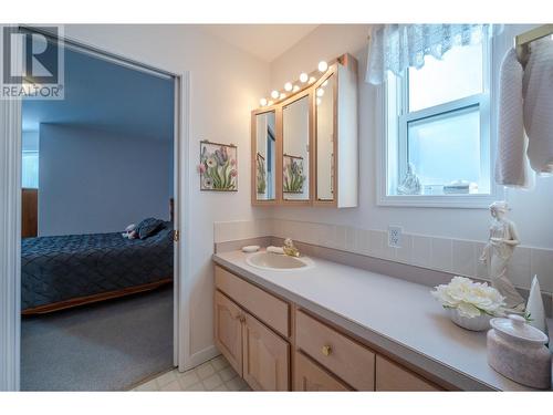 3146 Paris Street Unit# 113, Penticton, BC - Indoor Photo Showing Bathroom
