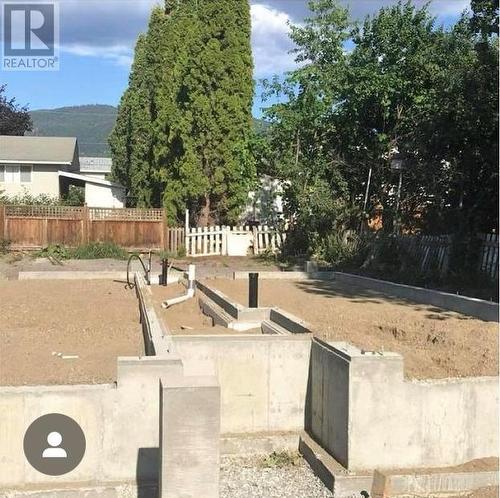 3907 26 Street Unit# Middle, Vernon, BC - Outdoor
