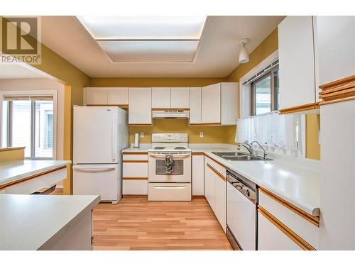 4303 27 Avenue Unit# 14, Vernon, BC - Indoor Photo Showing Kitchen With Double Sink