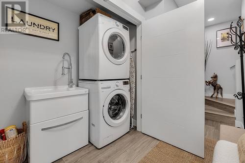 2049 Elkridge Drive Unit# 2, West Kelowna, BC - Indoor Photo Showing Laundry Room