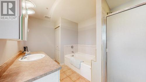 12300 Pinehurst Place Unit# 2, Osoyoos, BC - Indoor Photo Showing Bathroom