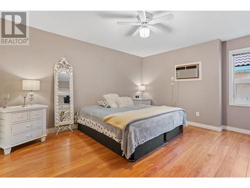 4460 Ponderosa Drive Unit# 105, Peachland, BC - Indoor Photo Showing Bedroom