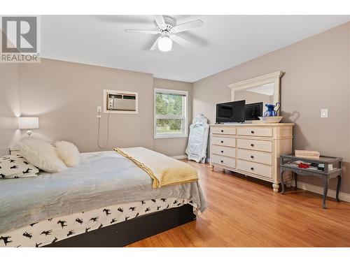 4460 Ponderosa Drive Unit# 105, Peachland, BC - Indoor Photo Showing Bedroom