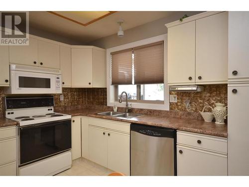 4303 27 Avenue Unit# 16, Vernon, BC - Indoor Photo Showing Kitchen With Double Sink