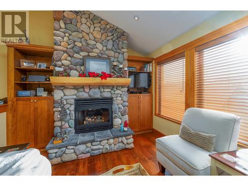 7640 Porcupine Road Unit# 23, Big White, BC - Indoor Photo Showing Living Room With Fireplace