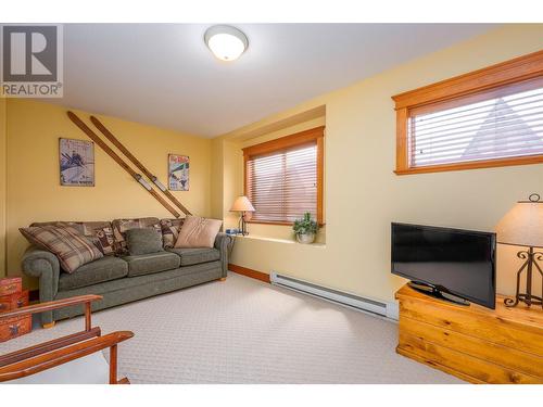 7640 Porcupine Road Unit# 23, Big White, BC - Indoor Photo Showing Living Room