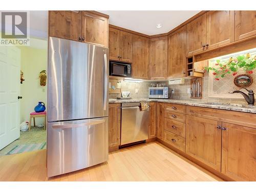1209 Brookside Avenue Unit# 5, Kelowna, BC - Indoor Photo Showing Kitchen