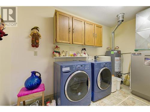 1209 Brookside Avenue Unit# 5, Kelowna, BC - Indoor Photo Showing Laundry Room