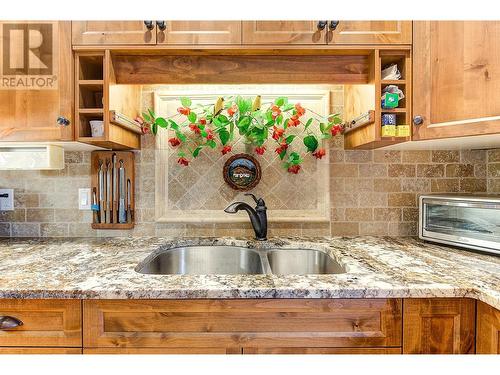 1209 Brookside Avenue Unit# 5, Kelowna, BC - Indoor Photo Showing Kitchen With Double Sink