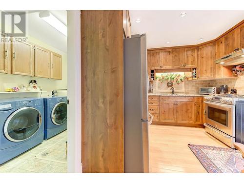 1209 Brookside Avenue Unit# 5, Kelowna, BC - Indoor Photo Showing Laundry Room