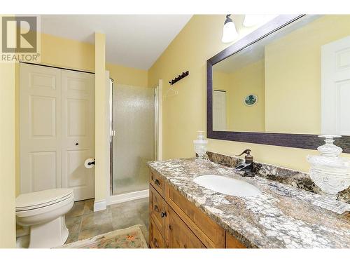 1209 Brookside Avenue Unit# 5, Kelowna, BC - Indoor Photo Showing Bathroom