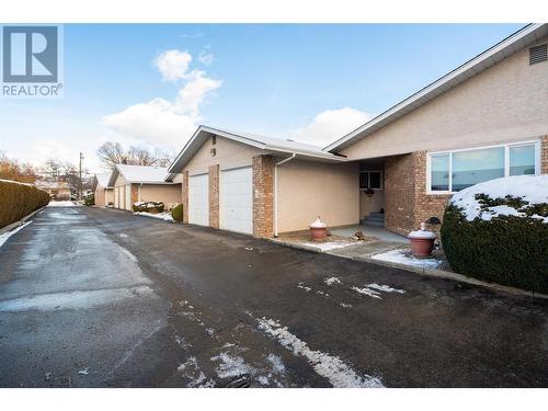 1209 Brookside Avenue Unit# 5, Kelowna, BC - Outdoor