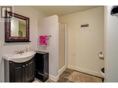 671 24 Street Ne Unit# 14, Salmon Arm, BC - Indoor Photo Showing Bathroom