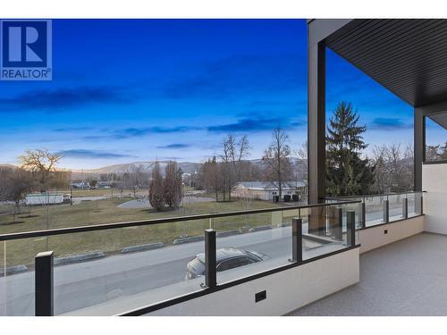 2365 Aberdeen Street, Kelowna, BC - Outdoor With View With Exterior