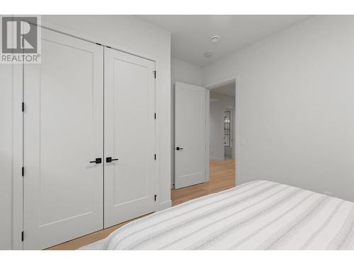 2365 Aberdeen Street, Kelowna, BC - Indoor Photo Showing Bedroom