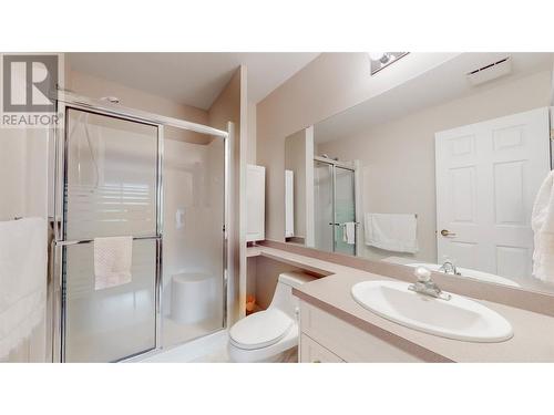 6514 Meadows Drive Unit# 3, Oliver, BC - Indoor Photo Showing Bathroom