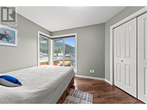 1294 Deodar Road Unit# 11, Scotch Creek, BC - Indoor Photo Showing Bedroom