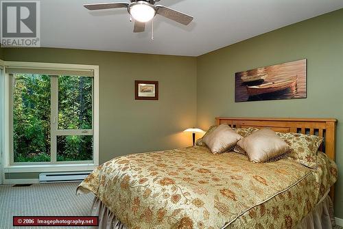 1294 Deodar Road Unit# 10, Scotch Creek, BC - Indoor Photo Showing Bedroom