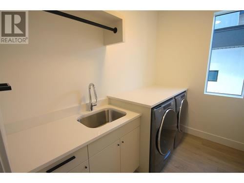 7920 Kidston Road Unit# 5, Coldstream, BC - Indoor Photo Showing Laundry Room