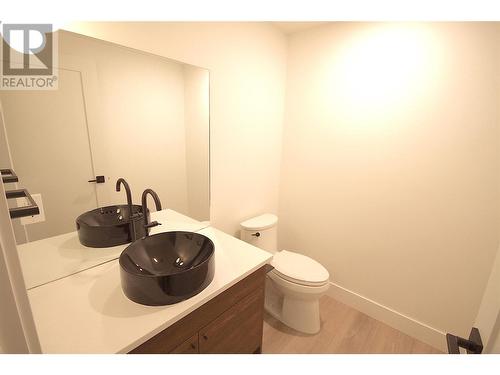 7920 Kidston Road Unit# 5, Coldstream, BC - Indoor Photo Showing Bathroom