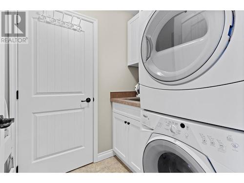 1231 10 Street Sw Unit# 4, Salmon Arm, BC - Indoor Photo Showing Laundry Room