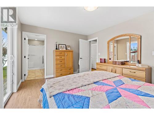1231 10 Street Sw Unit# 4, Salmon Arm, BC - Indoor Photo Showing Bedroom