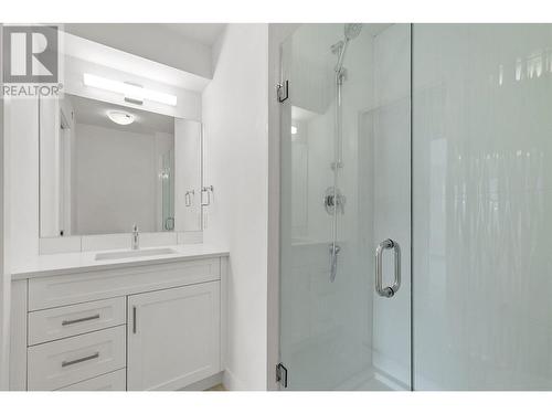 720 Valley Road Unit# 45, Kelowna, BC - Indoor Photo Showing Bathroom