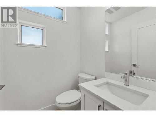 720 Valley Road Unit# 45, Kelowna, BC - Indoor Photo Showing Bathroom