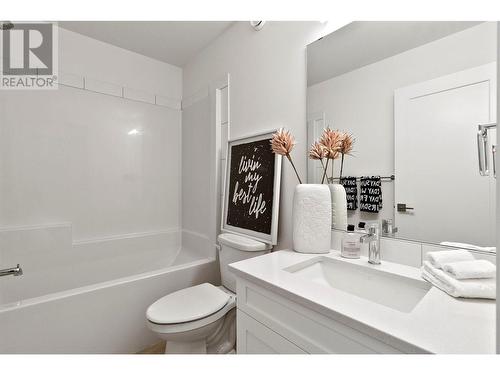 720 Valley Road Unit# 47, Kelowna, BC - Indoor Photo Showing Bathroom