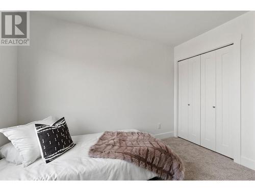 720 Valley Road Unit# 47, Kelowna, BC - Indoor Photo Showing Bedroom