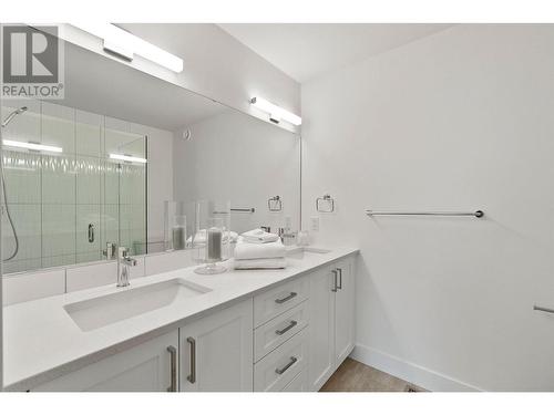 720 Valley Road Unit# 47, Kelowna, BC - Indoor Photo Showing Bathroom