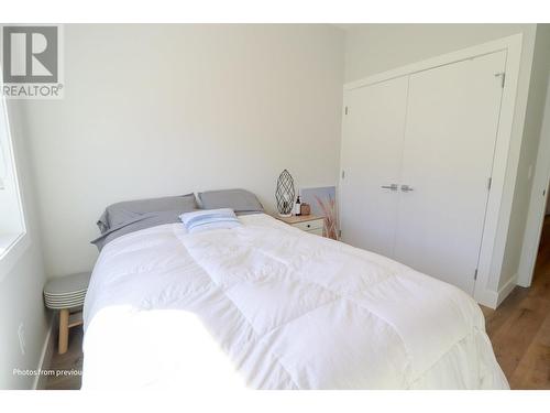 993 Antler Drive Unit# 102, Penticton, BC - Indoor Photo Showing Bedroom