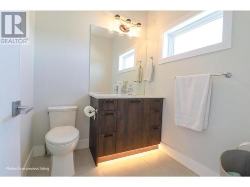 993 Antler Drive Unit# 102, Penticton, BC - Indoor Photo Showing Bathroom