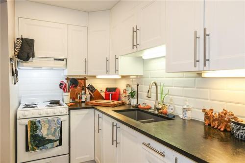 Unit 1 - 5366 King Street, Beamsville, ON - Indoor Photo Showing Kitchen With Double Sink
