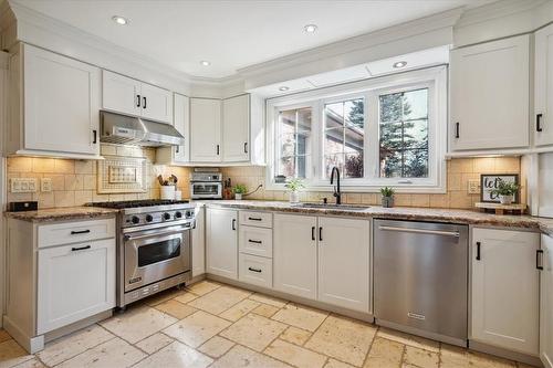 61 Acredale Drive, Carlisle, ON - Indoor Photo Showing Kitchen With Upgraded Kitchen